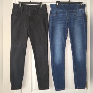 Wallflower Women's Skinny Jeans in Black and Blue